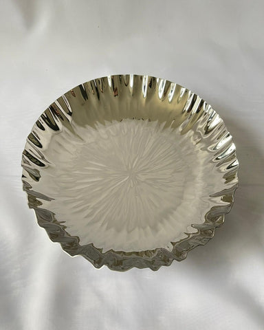 Pleated-Edge, Rounded Dish with Ball Feet